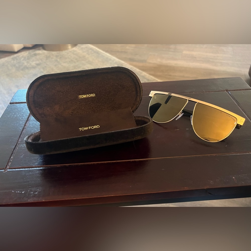 Brand New Tom Ford Stephanie Sunglasses with case/cloth